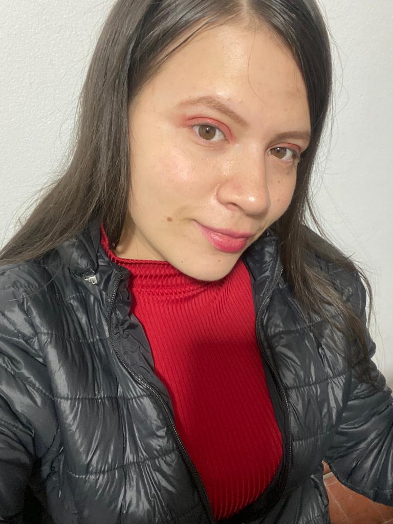 <em>Angelica Bolaños</em>